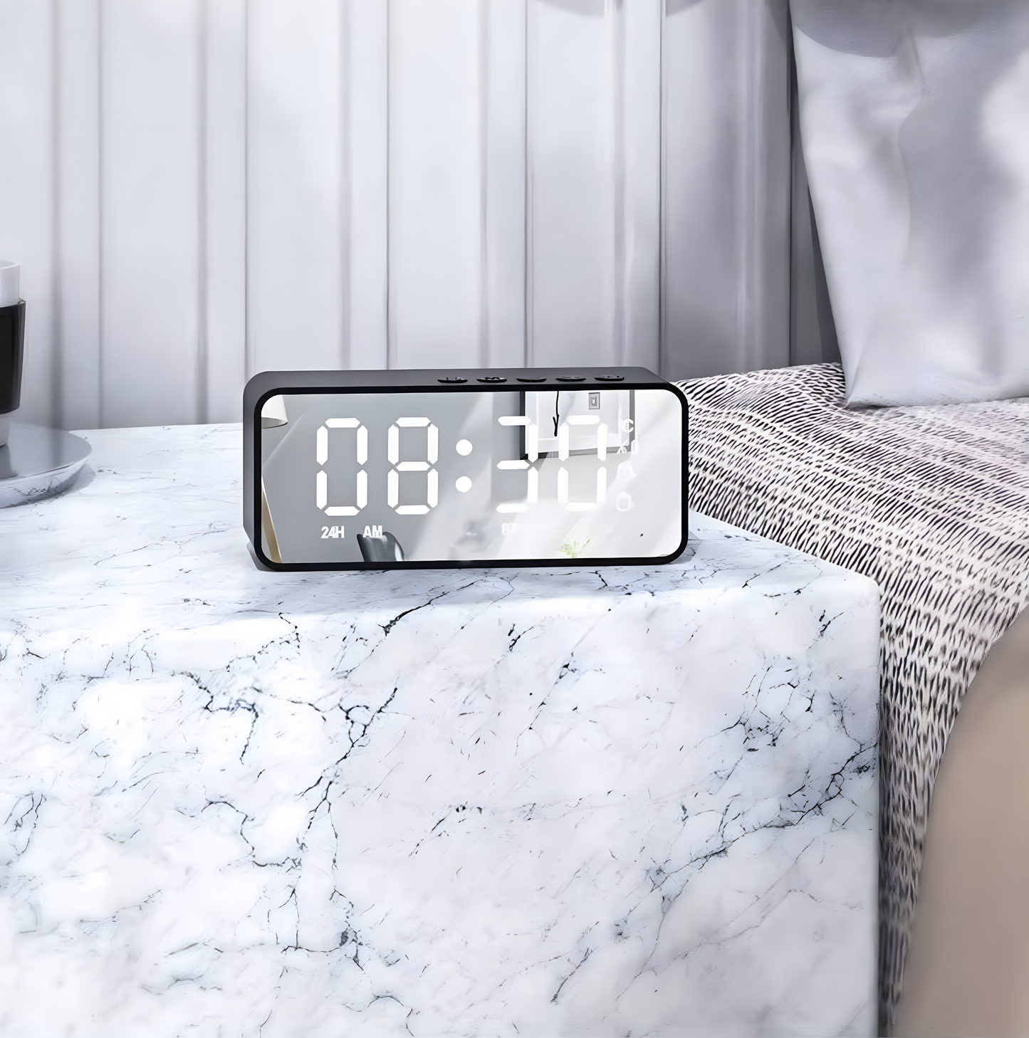 Réveil Radio | Enceinte Bluetooth FM & Réveil Miroir Compact | Reverba